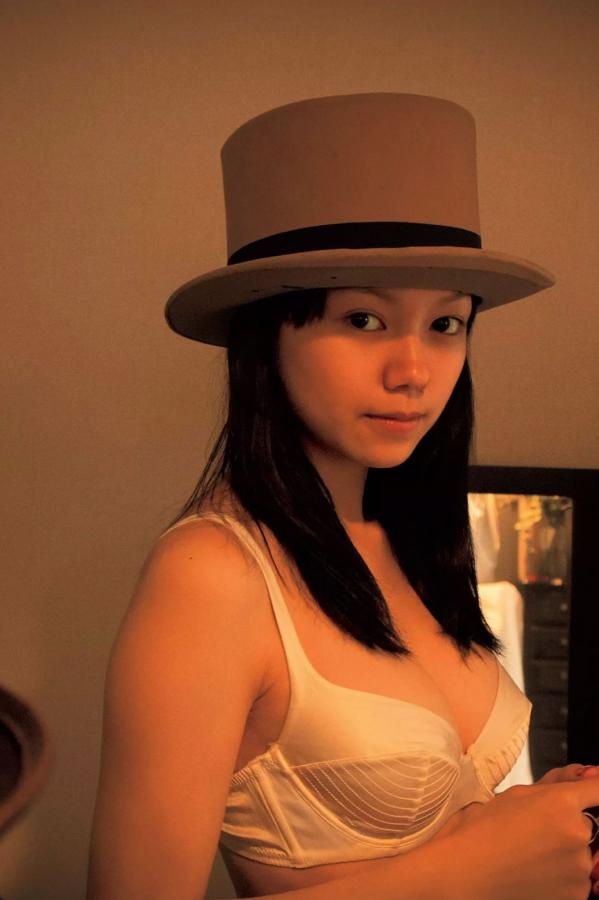 亚洲精品二区国产综合野狼-大爷偷钱被逮下跪求饶-精品亚洲AV成人无码专区毛片-1080P独家试爱免费观看视频