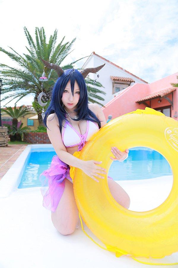 自拍老头双飞两个熟女-1440P无删减在线播放