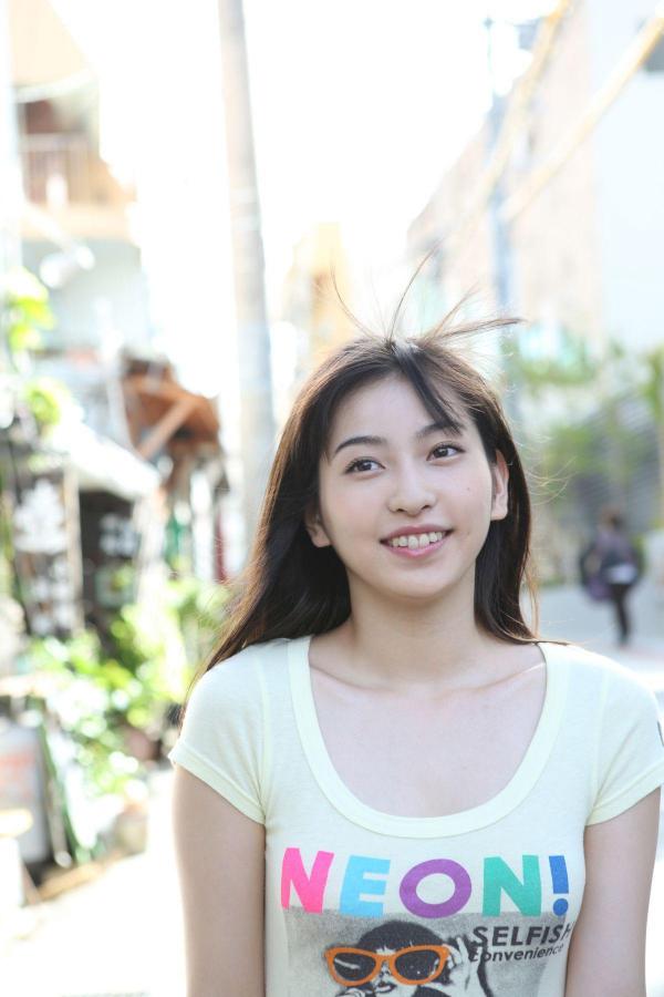 16位女子蹬坑撒尿视频-Full HD日韩电影在线