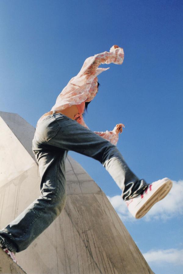 老师的胸好大让我喝奶漫画-三级片在线-4K动漫免费观看