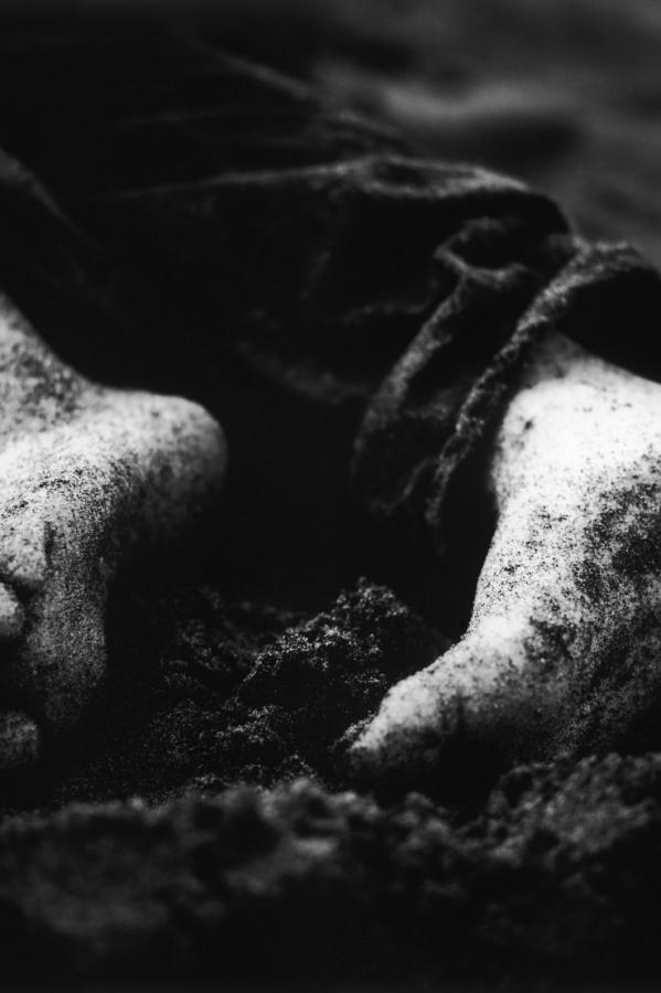 中文字幕人成乱码中国一-真实处破疼哭在线播放-1080P完整版在线观看