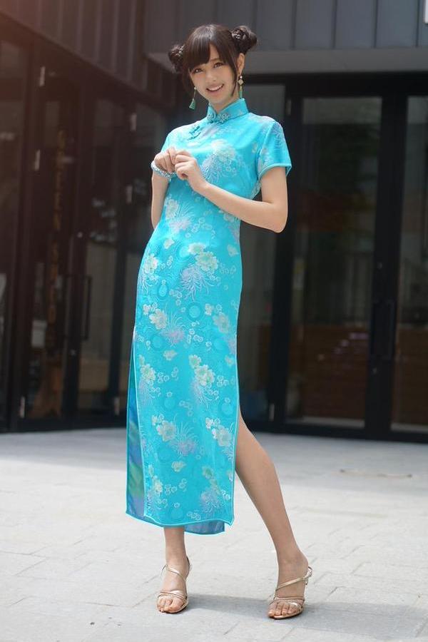 精品久久久久久自慰中文-亚洲精品国产精品制服丝袜-三个出轨的女人-Quad HD免费观看高清版